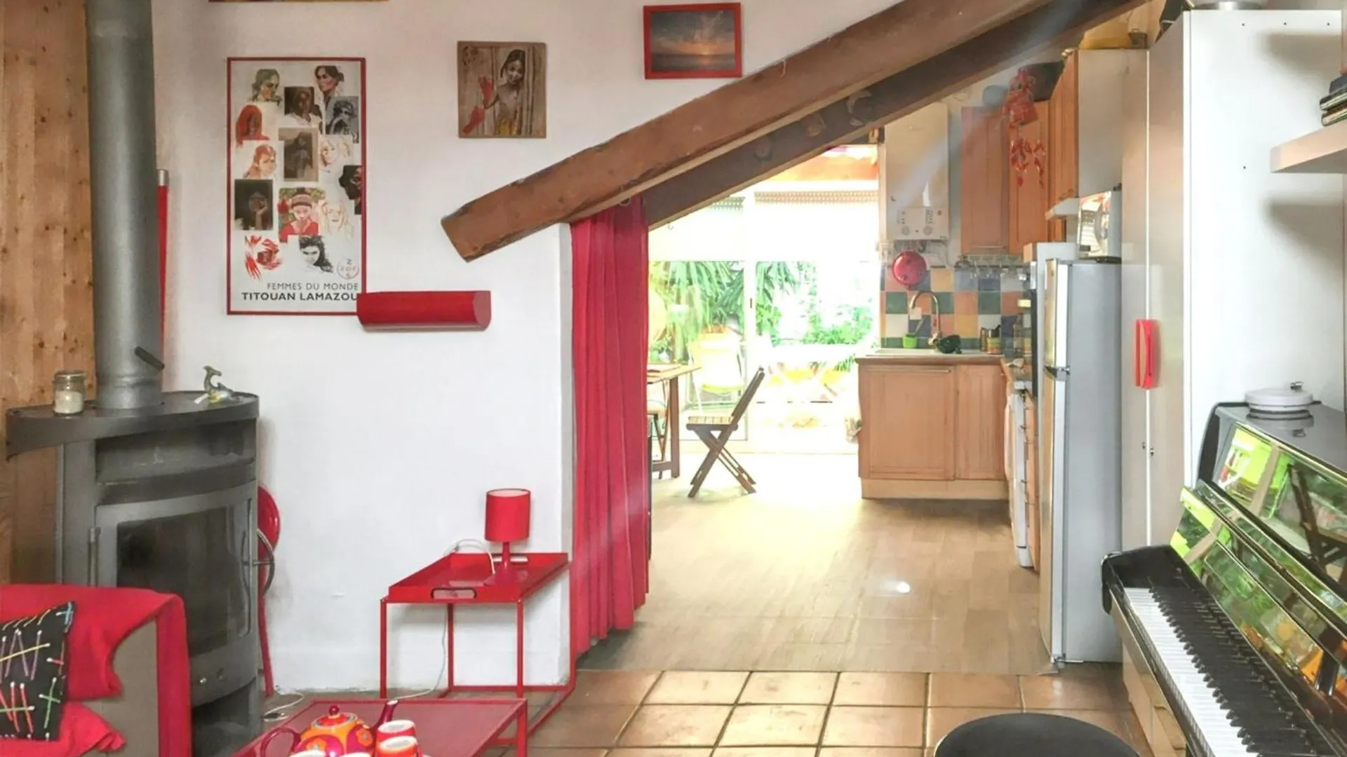 Holiday home Maison Charmante Pres D'Avignon Avec Terrasse