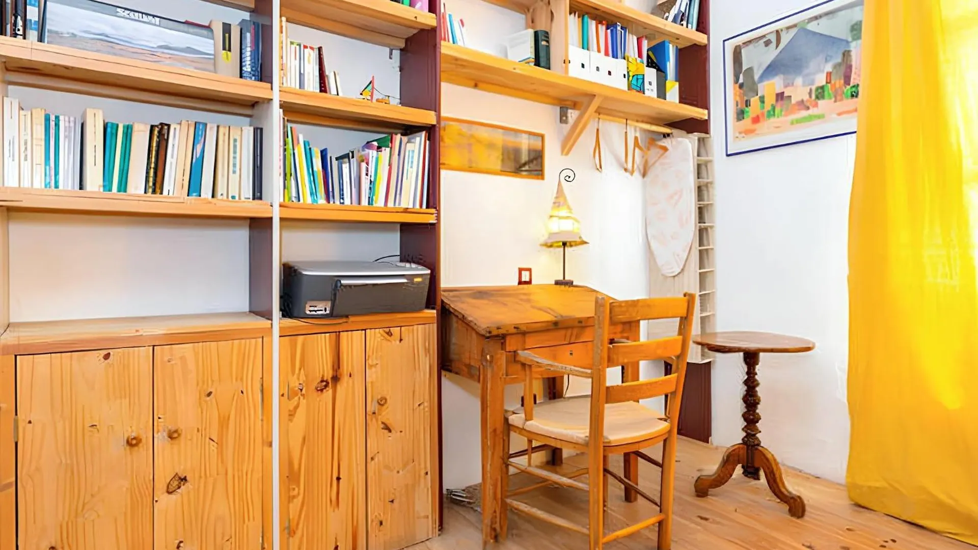 Holiday home Maison Charmante Pres D'Avignon Avec Terrasse France