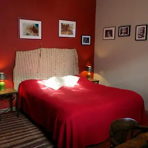 Tombe La Nefle Bed & Breakfast