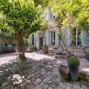Maison Xixe Et Jardin En Intramuros Hébergement de vacances