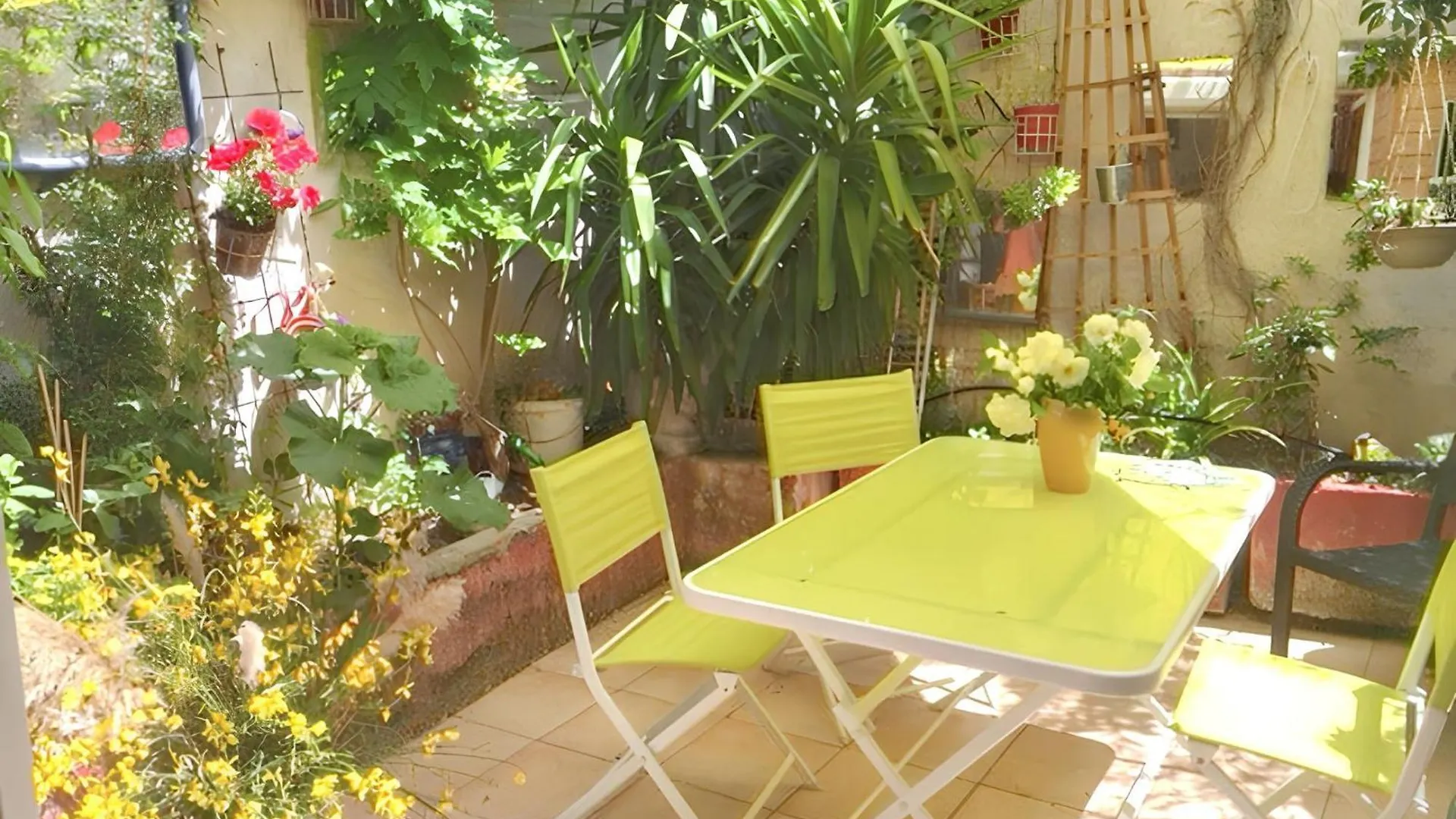 Maison Charmante Pres D'Avignon Avec Terrasse